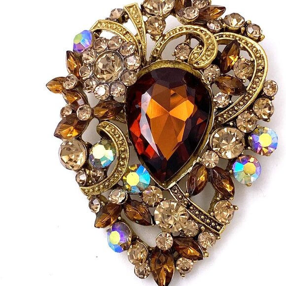 Jewelry - Women's Vintage Austrian Crystal Elegant Flower Teardrop Brooch Gold Tone
